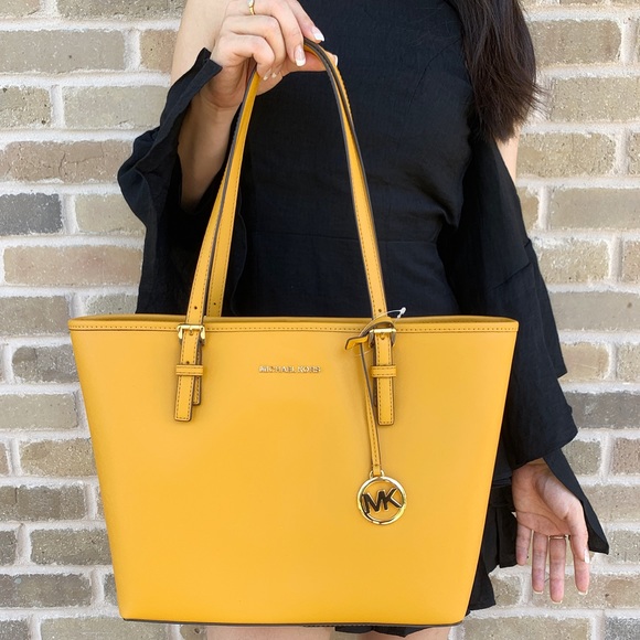 SALE‼️ Michael kors carryall tote yellow SALE - Picture 2 of 5